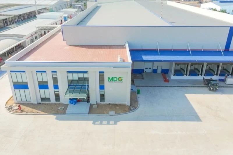 Hệ thống kho lạnh và quản lý WMS giúp kiểm soát điều kiện bảo quản, đảm bảo chất lượng nguyên liệu